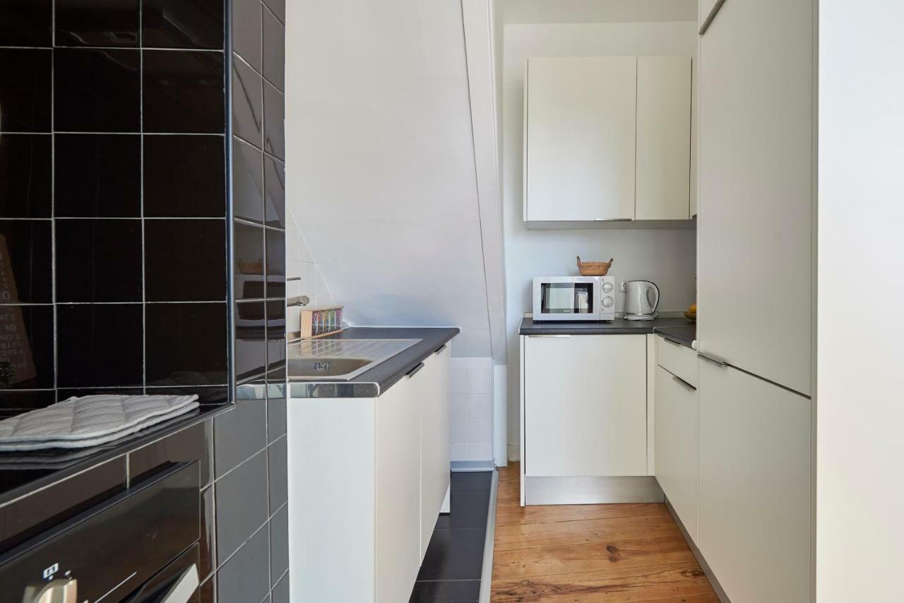 Charming Apartment Em Belem-Books And Canvas Лиссабон Экстерьер фото