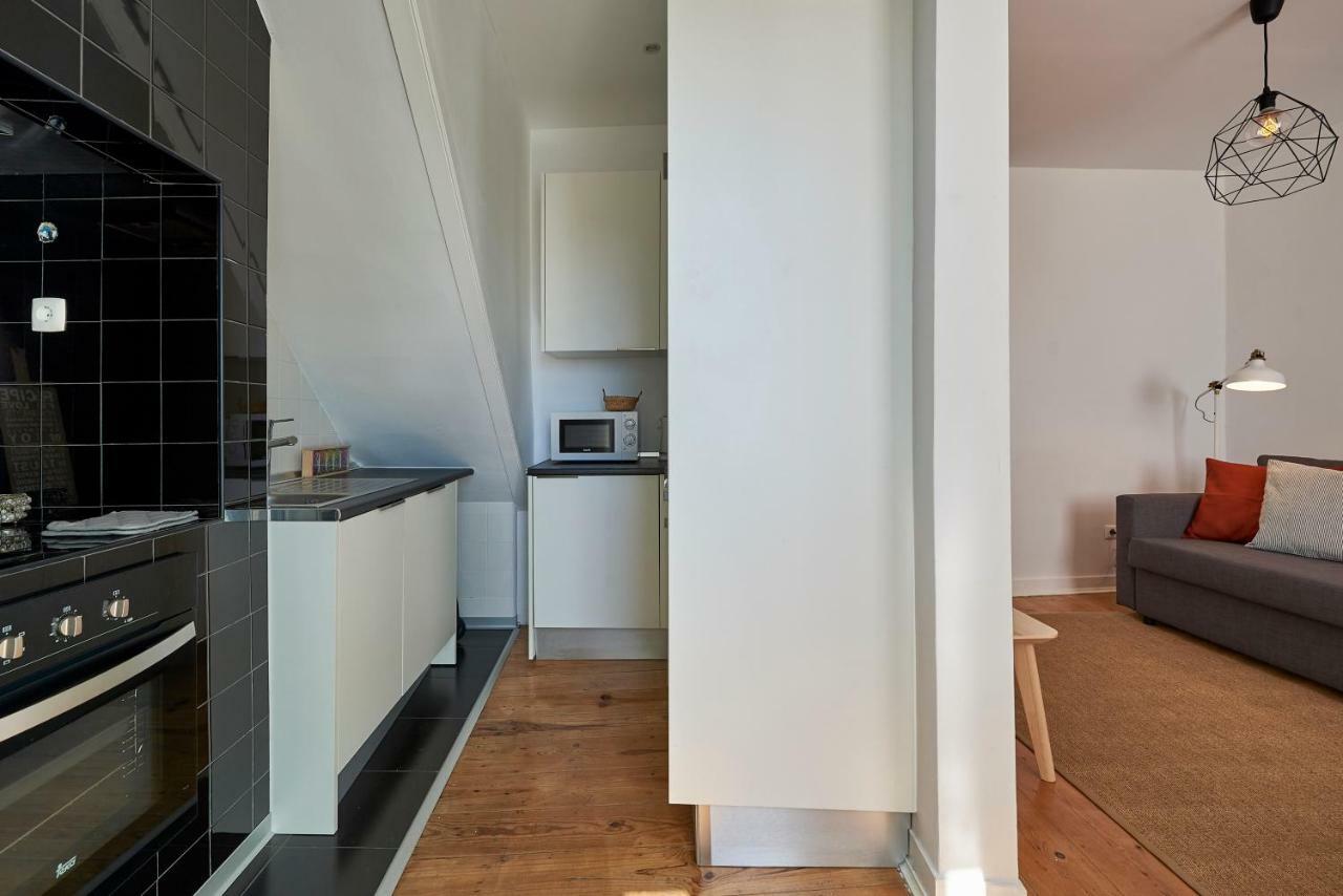 Charming Apartment Em Belem-Books And Canvas Лиссабон Экстерьер фото